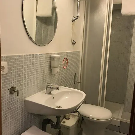 Hostel International Student House *
