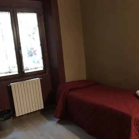 Hostal International Student House